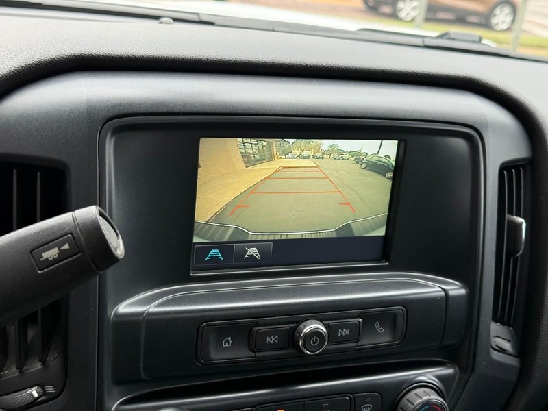 Chevrolet Silverado 1500 Vehicle Full-screen Gallery Image 16