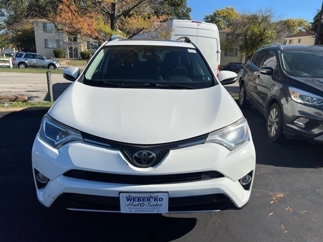 Toyota RAV4 Vehicle Full-screen Gallery Image 2