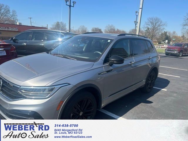Volkswagen Tiguan SE R-Line Black - St. Louis MO