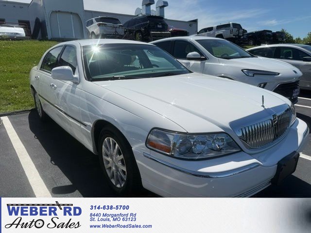 Lincoln Town Car Signature - St. Louis MO