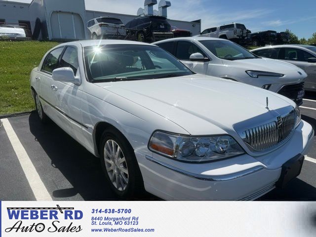 Lincoln Town Car Signature - St. Louis MO
