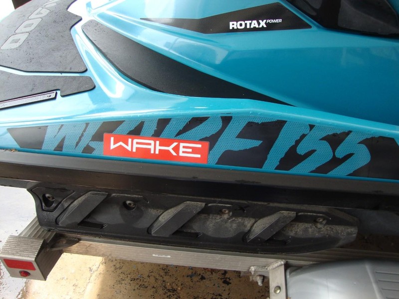 Seadoo WAKE155 Vehicle Full-screen Gallery Image 02