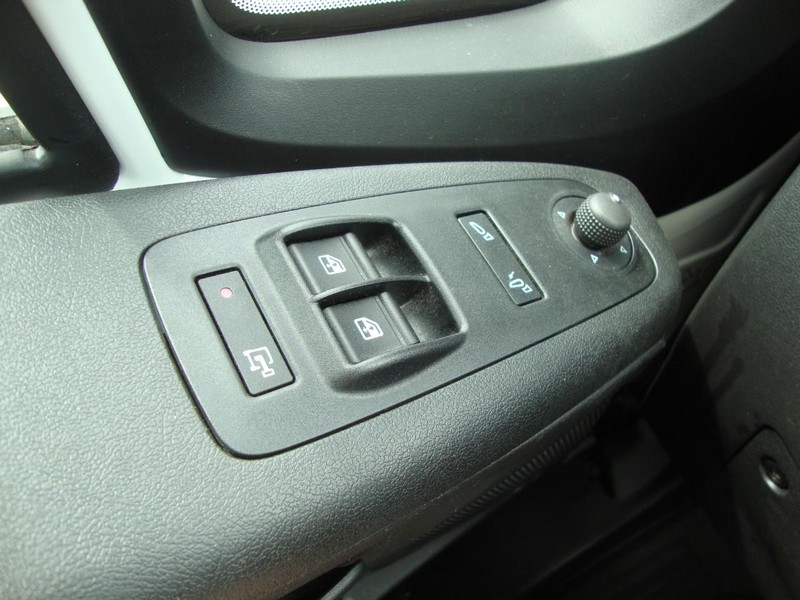 Ram ProMaster Cargo Van Vehicle Full-screen Gallery Image 05