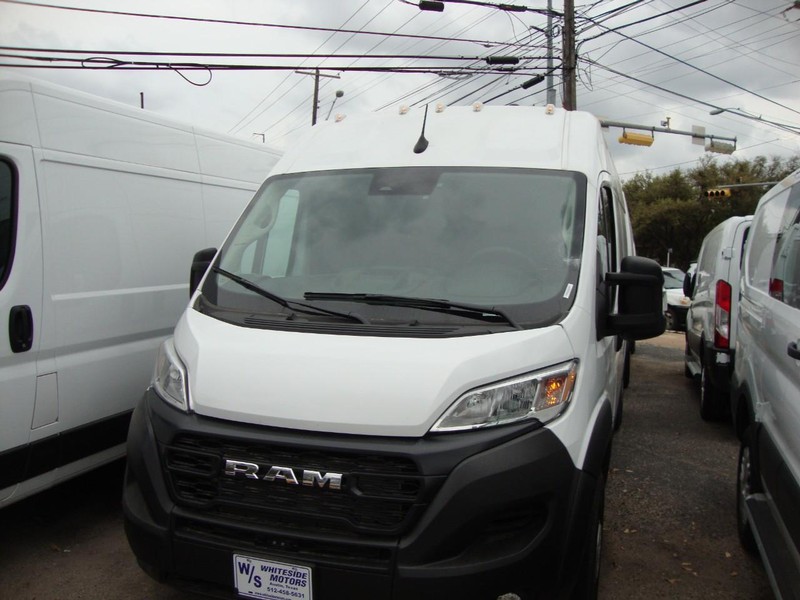 Ram ProMaster Cargo Van Vehicle Full-screen Gallery Image 03