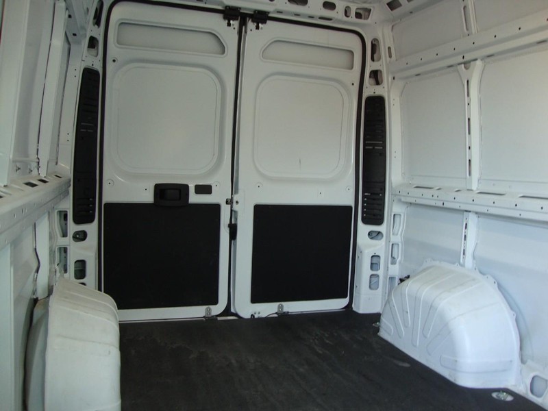 Ram ProMaster Cargo Van Vehicle Full-screen Gallery Image 18