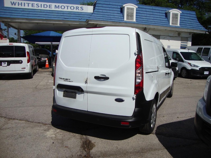 Ford Transit Connect Van Vehicle Full-screen Gallery Image 04