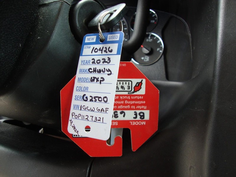 Chevrolet Express Cargo Van Vehicle Full-screen Gallery Image 13