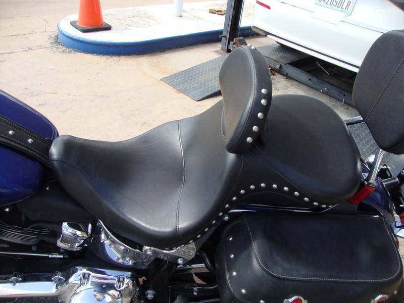 Harley-Davidson HERITAGE SOFTTAIL Vehicle Full-screen Gallery Image 05