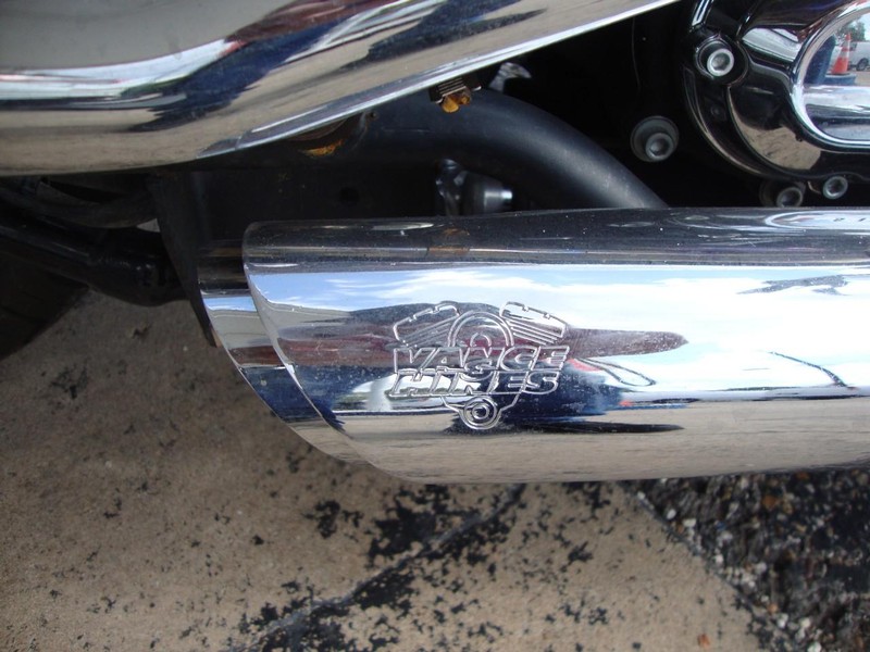 Harley-Davidson HERITAGE SOFTTAIL Vehicle Full-screen Gallery Image 08