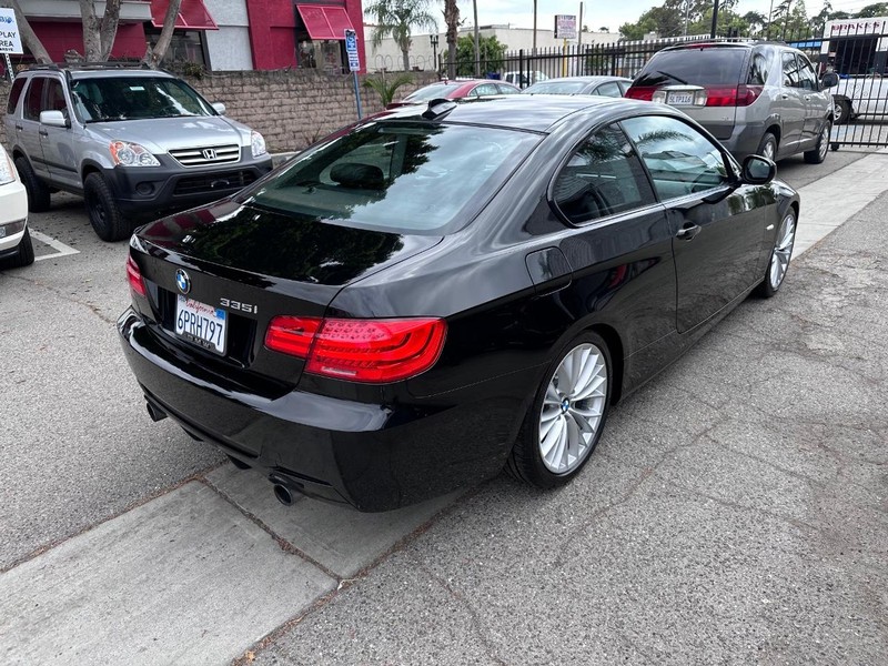 BMW 3 Series Vehicle Full-screen Gallery Image 5