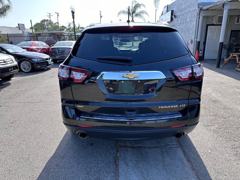 Chevrolet Traverse Vehicle Full-screen Gallery Image 4