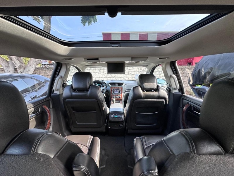 Chevrolet Traverse Vehicle Full-screen Gallery Image 17