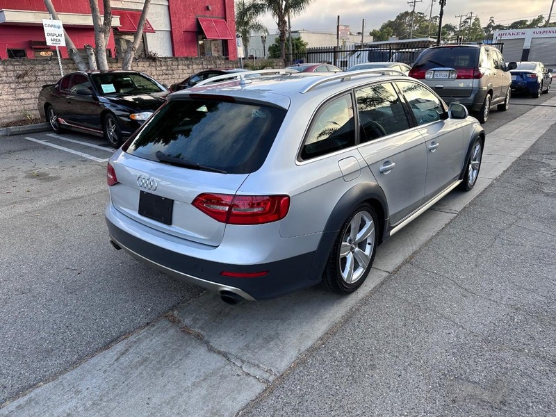 Audi allroad Vehicle Full-screen Gallery Image 5