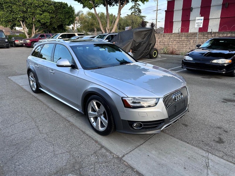 Audi allroad Vehicle Full-screen Gallery Image 7