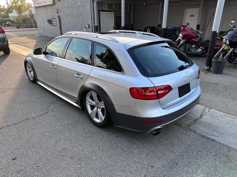 Audi allroad Vehicle Full-screen Gallery Image 12