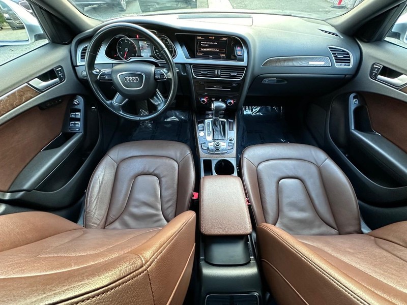 Audi allroad Vehicle Full-screen Gallery Image 27