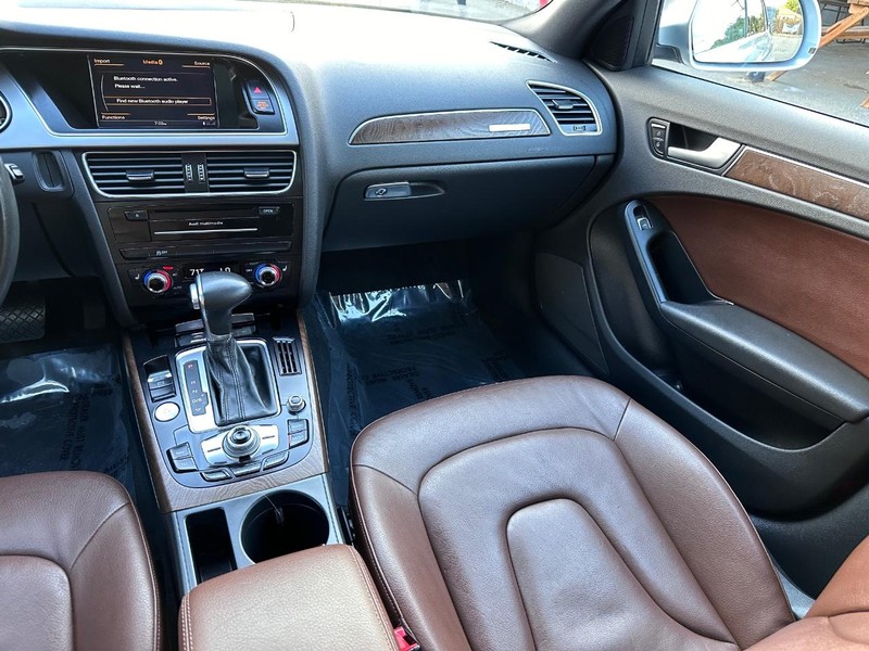 Audi allroad Vehicle Full-screen Gallery Image 29