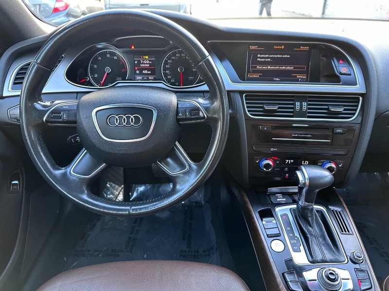 Audi allroad Vehicle Full-screen Gallery Image 30