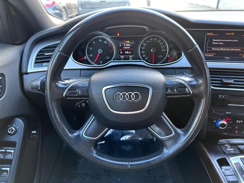 Audi allroad Vehicle Full-screen Gallery Image 31
