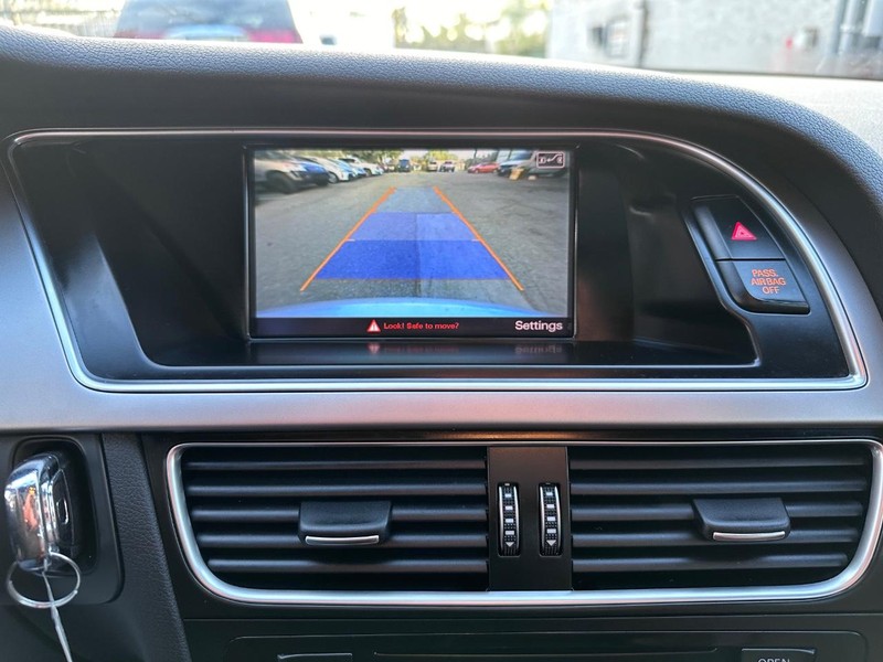 Audi allroad Vehicle Full-screen Gallery Image 34