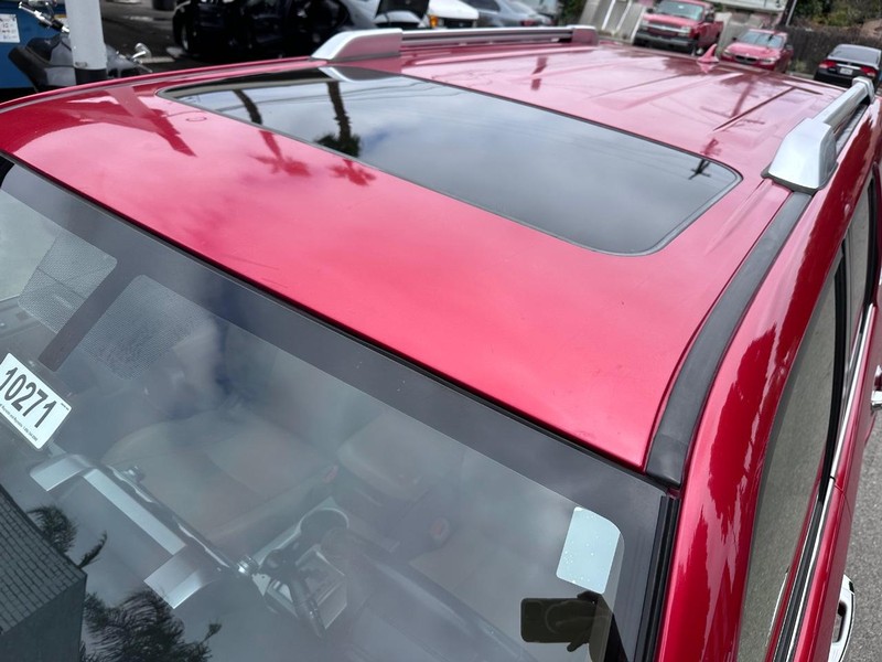 Toyota 4Runner Vehicle Full-screen Gallery Image 9