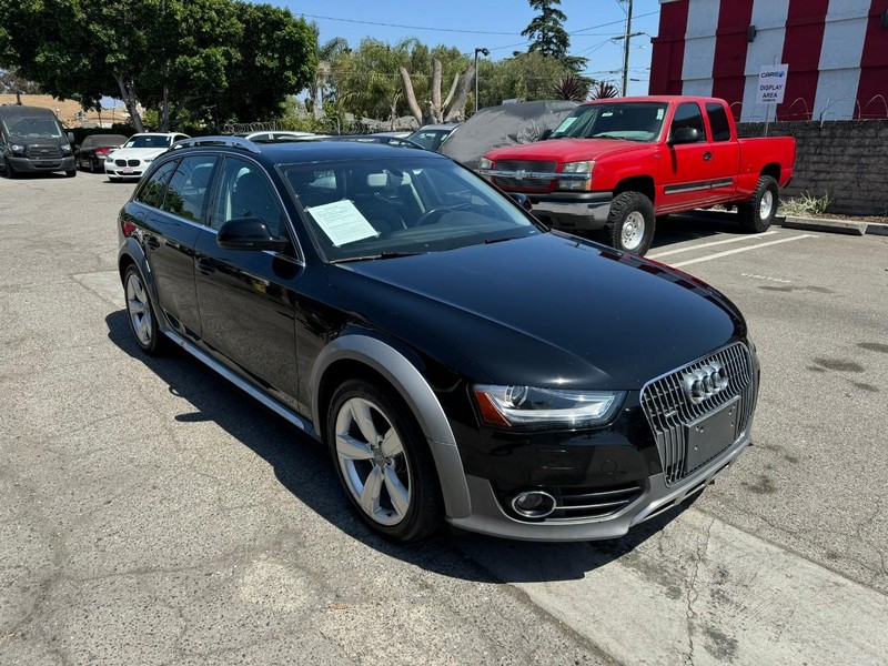 Audi allroad Vehicle Full-screen Gallery Image 7