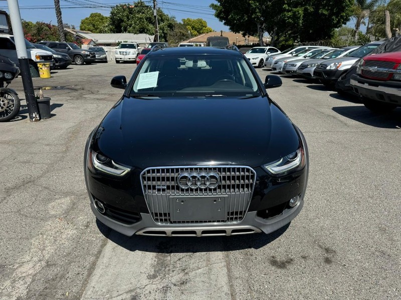 Audi allroad Vehicle Full-screen Gallery Image 8