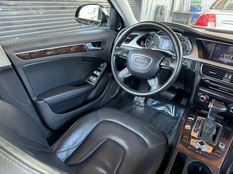 Audi allroad Vehicle Full-screen Gallery Image 17