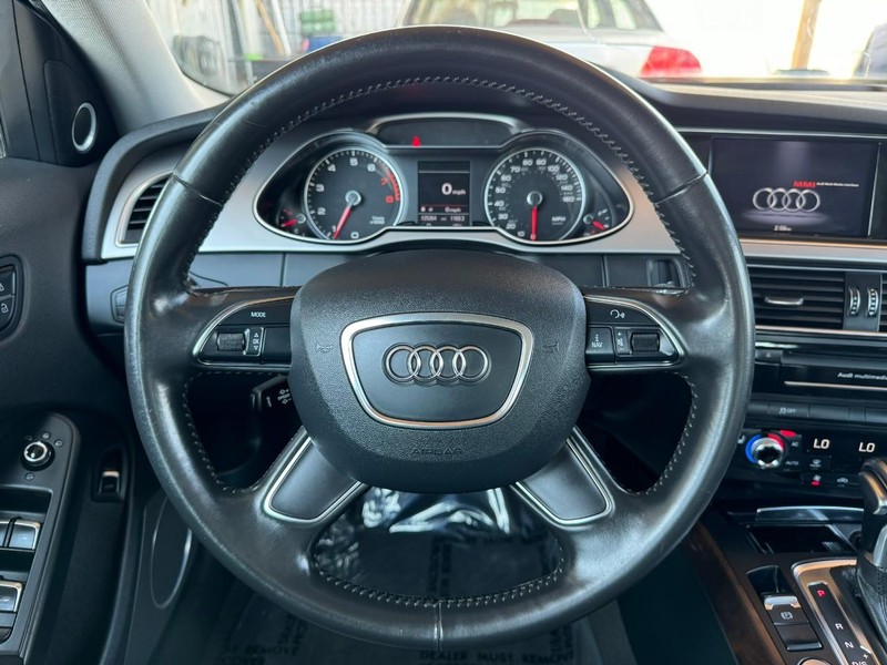 Audi allroad Vehicle Full-screen Gallery Image 20