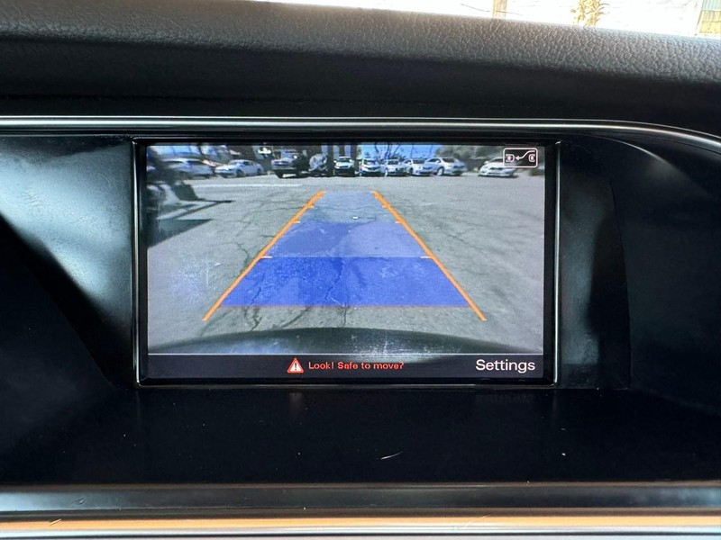 Audi allroad Vehicle Full-screen Gallery Image 24
