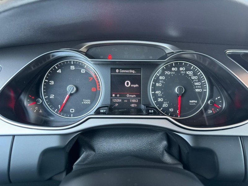 Audi allroad Vehicle Full-screen Gallery Image 25