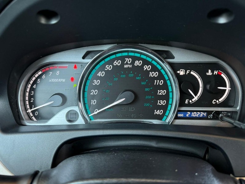 Toyota Venza Vehicle Full-screen Gallery Image 25