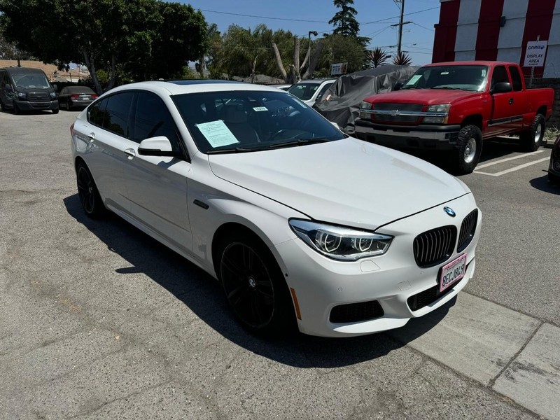 BMW 5 Series Gran Turismo Vehicle Full-screen Gallery Image 7