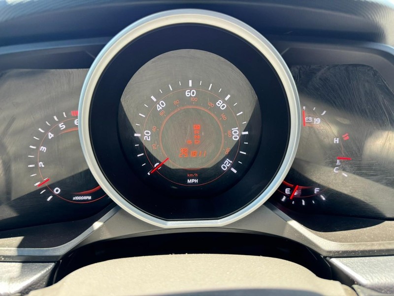 Toyota 4Runner Vehicle Full-screen Gallery Image 24