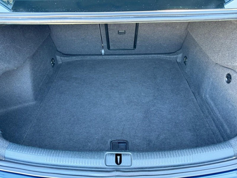 Audi A3 Sedan Vehicle Full-screen Gallery Image 12