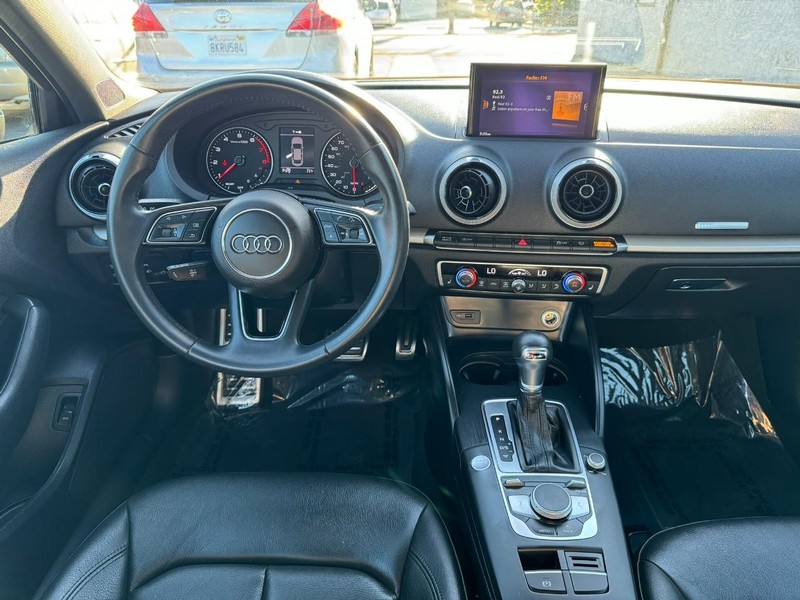 Audi A3 Sedan Vehicle Full-screen Gallery Image 20