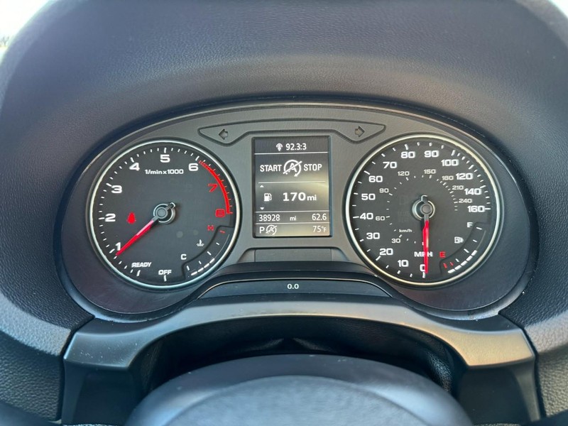 Audi A3 Sedan Vehicle Full-screen Gallery Image 24