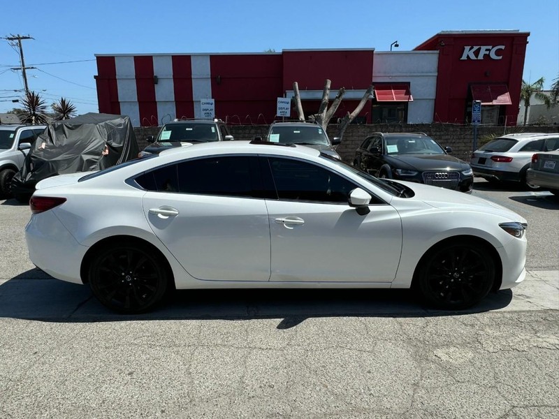 Mazda MAZDA6 Vehicle Full-screen Gallery Image 6