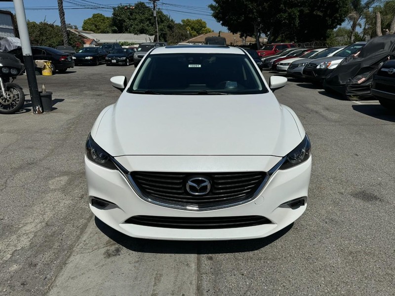Mazda MAZDA6 Vehicle Full-screen Gallery Image 8