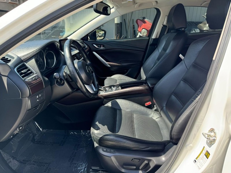 Mazda MAZDA6 Vehicle Full-screen Gallery Image 10