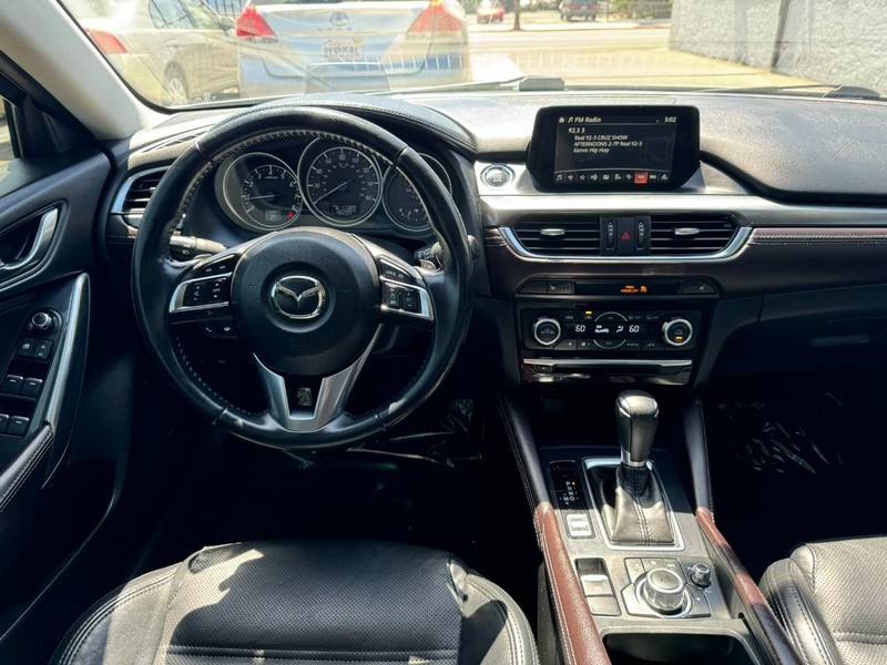 Mazda MAZDA6 Vehicle Full-screen Gallery Image 20