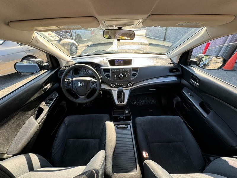 Honda CR-V Vehicle Full-screen Gallery Image 16