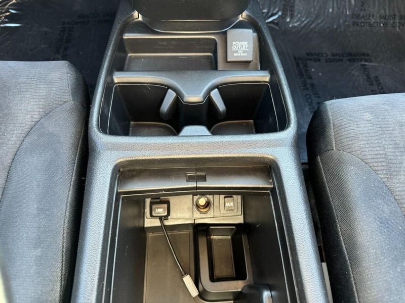 Honda CR-V Vehicle Full-screen Gallery Image 21
