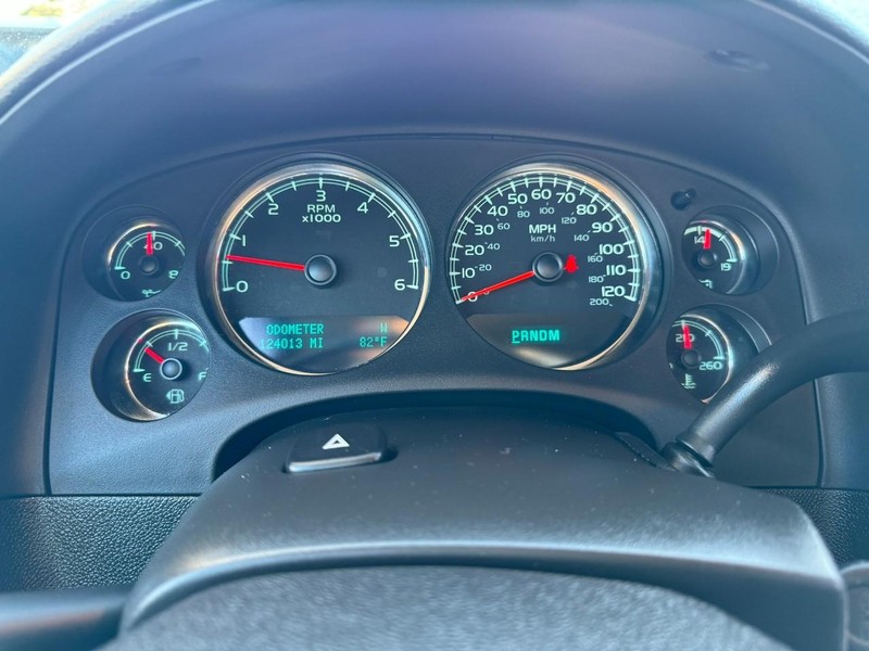 GMC Yukon Vehicle Full-screen Gallery Image 25