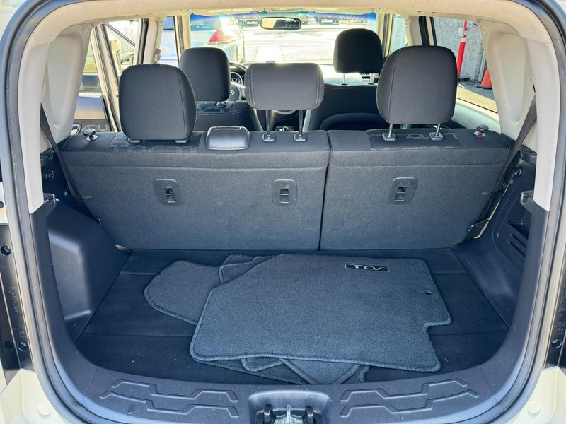 Kia Soul Vehicle Full-screen Gallery Image 11