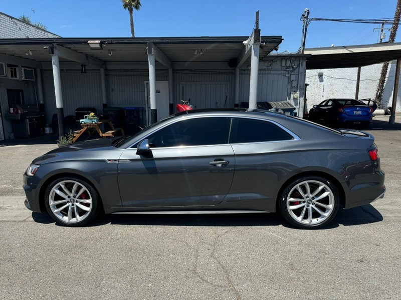 Audi S5 Coupe Vehicle Full-screen Gallery Image 2