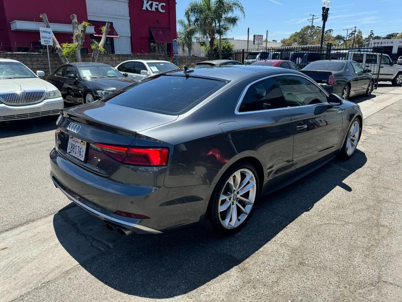 Audi S5 Coupe Vehicle Full-screen Gallery Image 5
