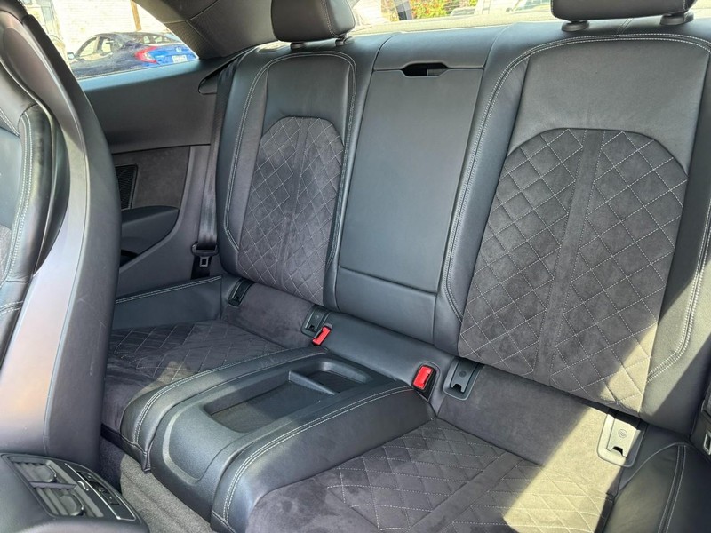 Audi S5 Coupe Vehicle Full-screen Gallery Image 11
