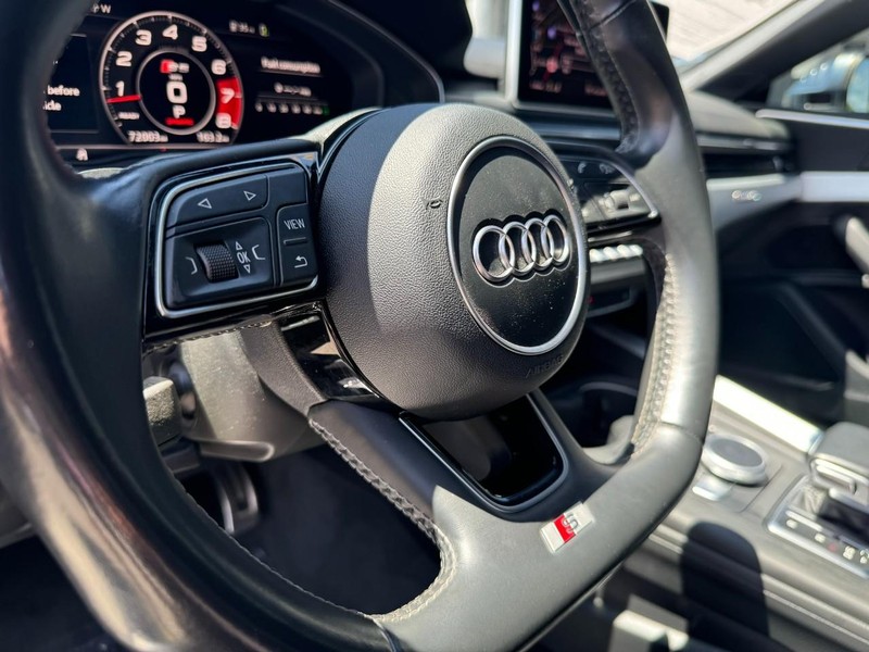 Audi S5 Coupe Vehicle Full-screen Gallery Image 16