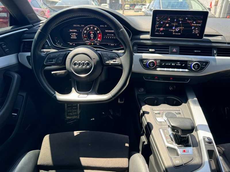 Audi S5 Coupe Vehicle Full-screen Gallery Image 20
